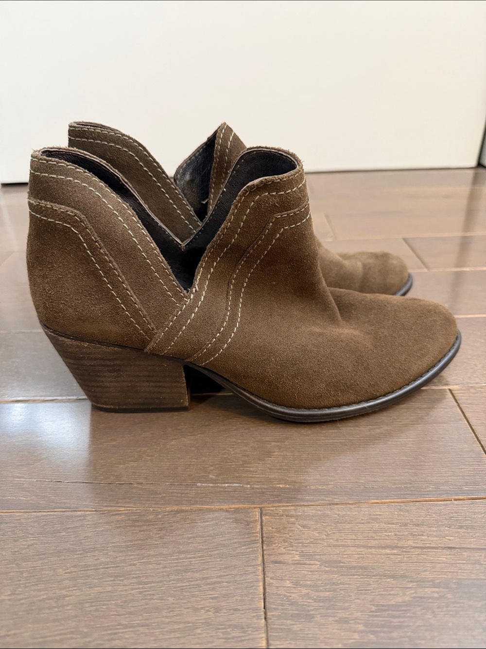 Steve Madden Brown Suede Western Ankle Booties